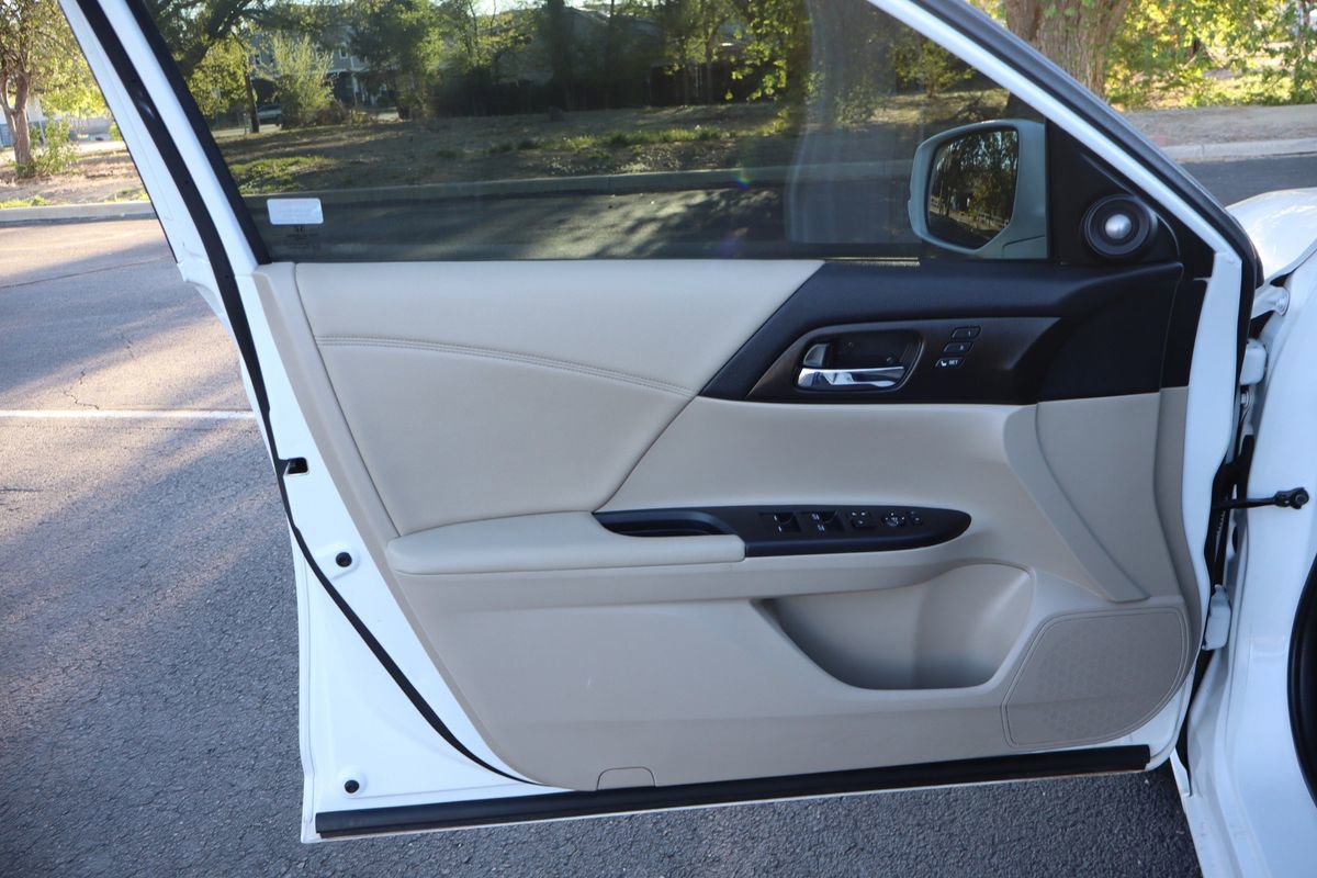 Used 2015 Honda Accord EX-L image 23