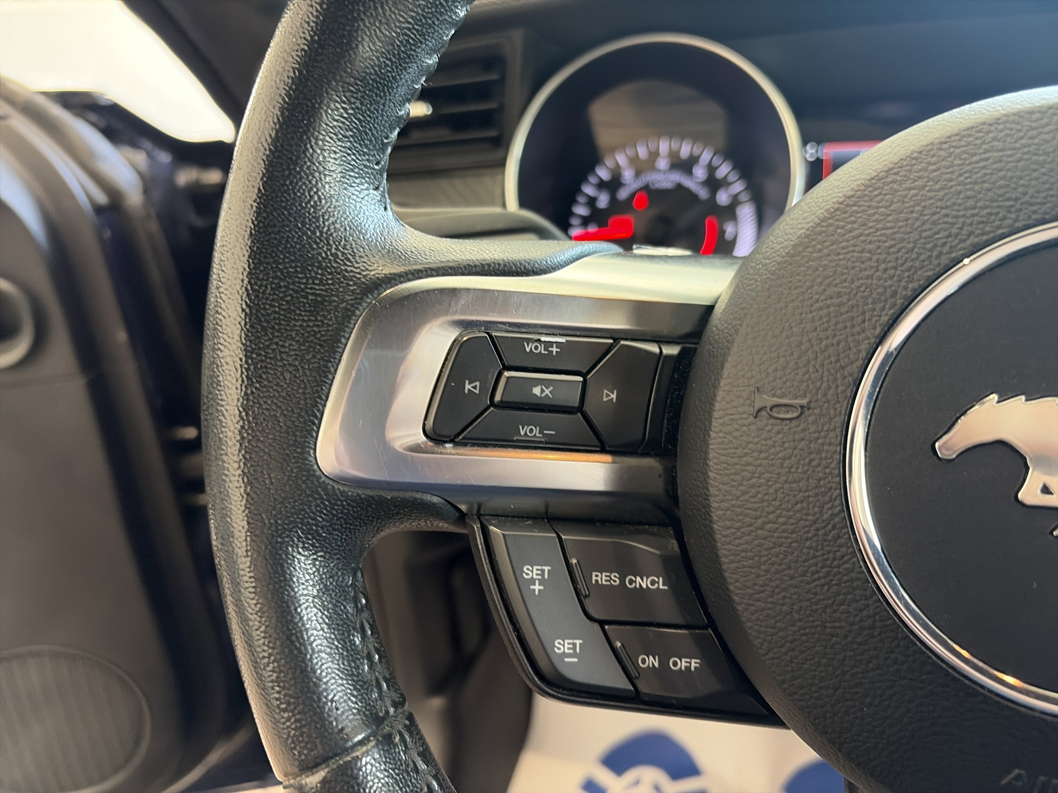 Used 2019 Ford Mustang Coupe RWD image 28