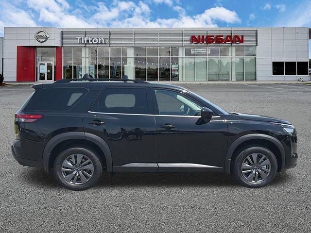 New 2026 Nissan Pathfinder SV w/ SV Premium Package FWD image 8