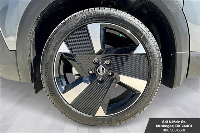 New 2025 Nissan Kicks SR image 12