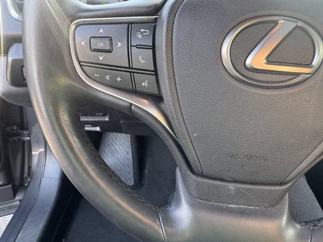 Used 2024 Lexus UX 250h AWD w/ Premium Package image 23