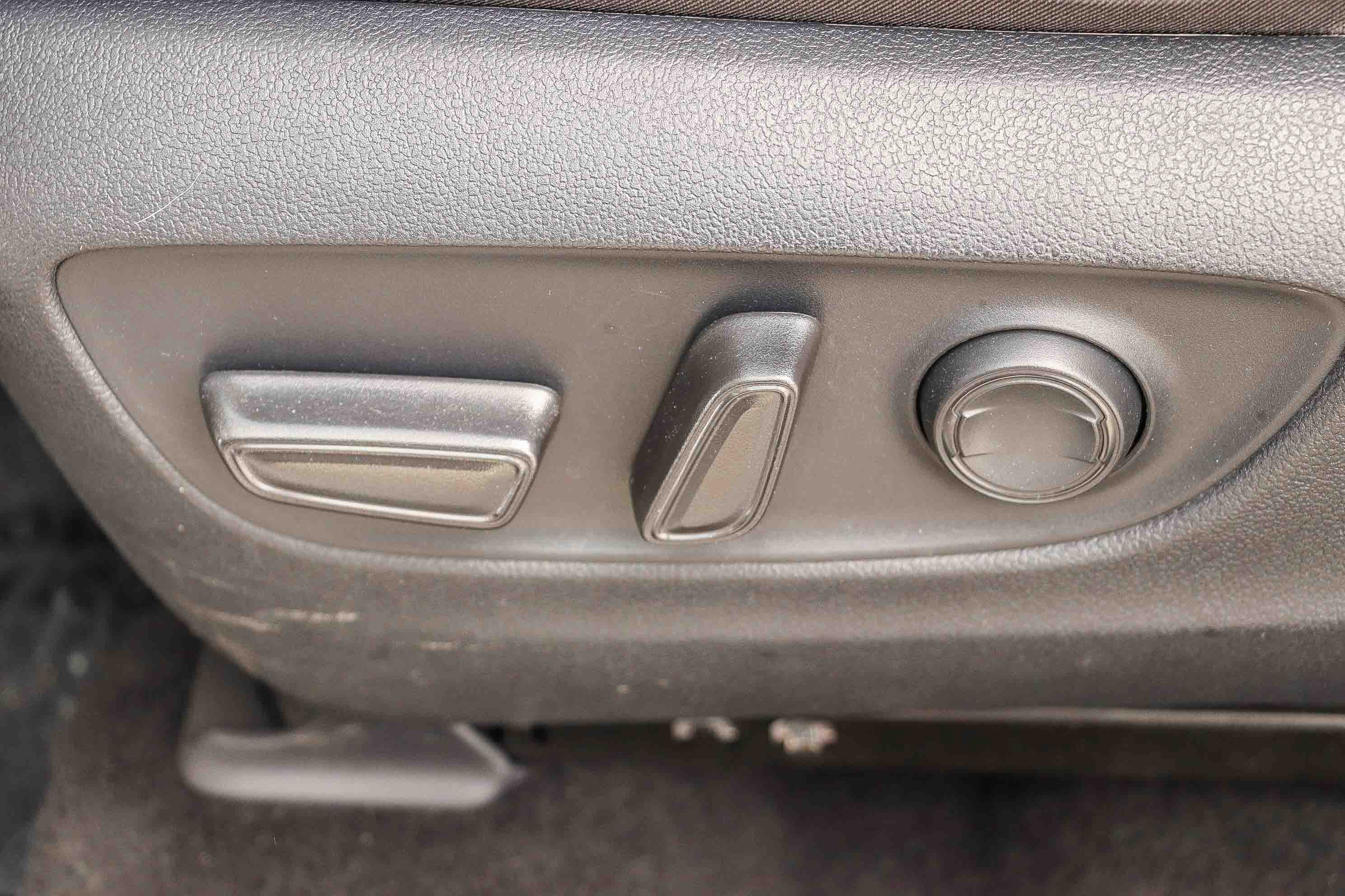 Used 2025 Toyota RAV4 XLE FWD image 20