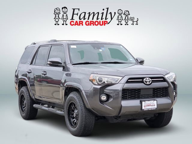 Used 2022 Toyota 4Runner SR5 Premium w/ Moonroof Package RWD image 2