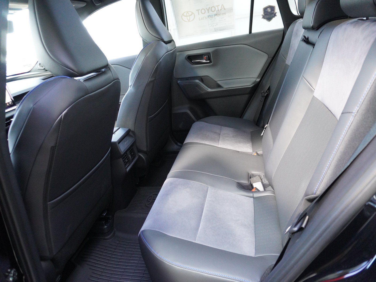 New 2026 Toyota RAV4 XSE w/ Panoramic Sun Roof Package AWD/4WD image 15