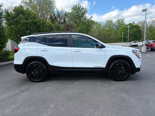 Used 2022 GMC Terrain SLE w/ Driver Convenience Package AWD/4WD image 10