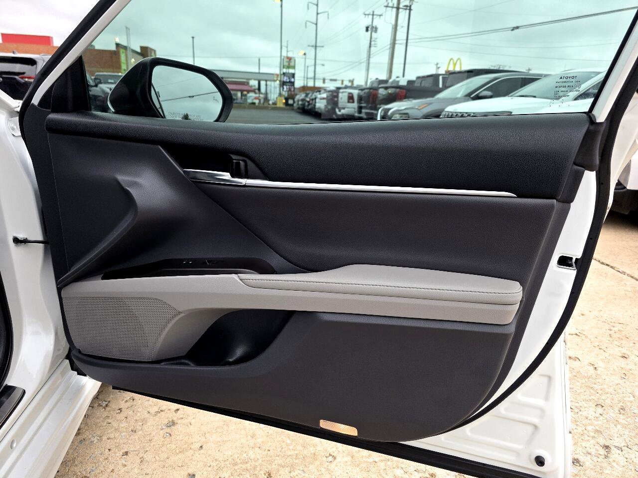 Used 2021 Toyota Camry XSE w/ Navigation Package image 18