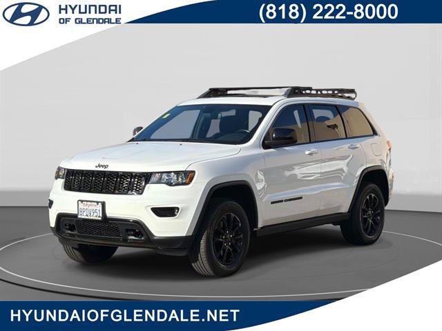 Used 2019 Jeep Grand Cherokee Laredo AWD/4WD image 1