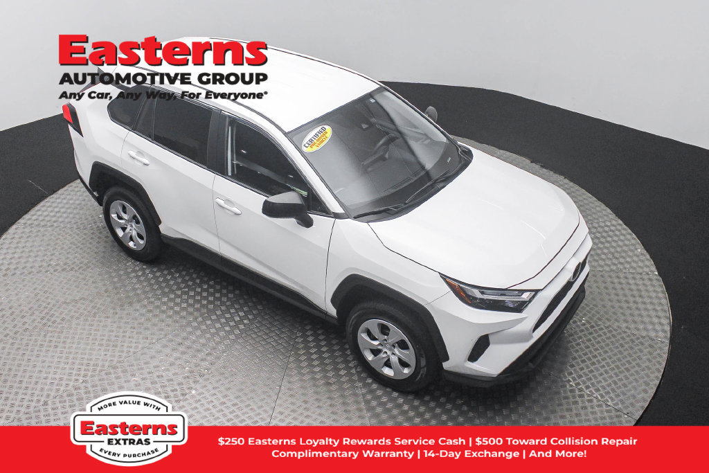 Used 2025 Toyota RAV4 LE FWD image 4