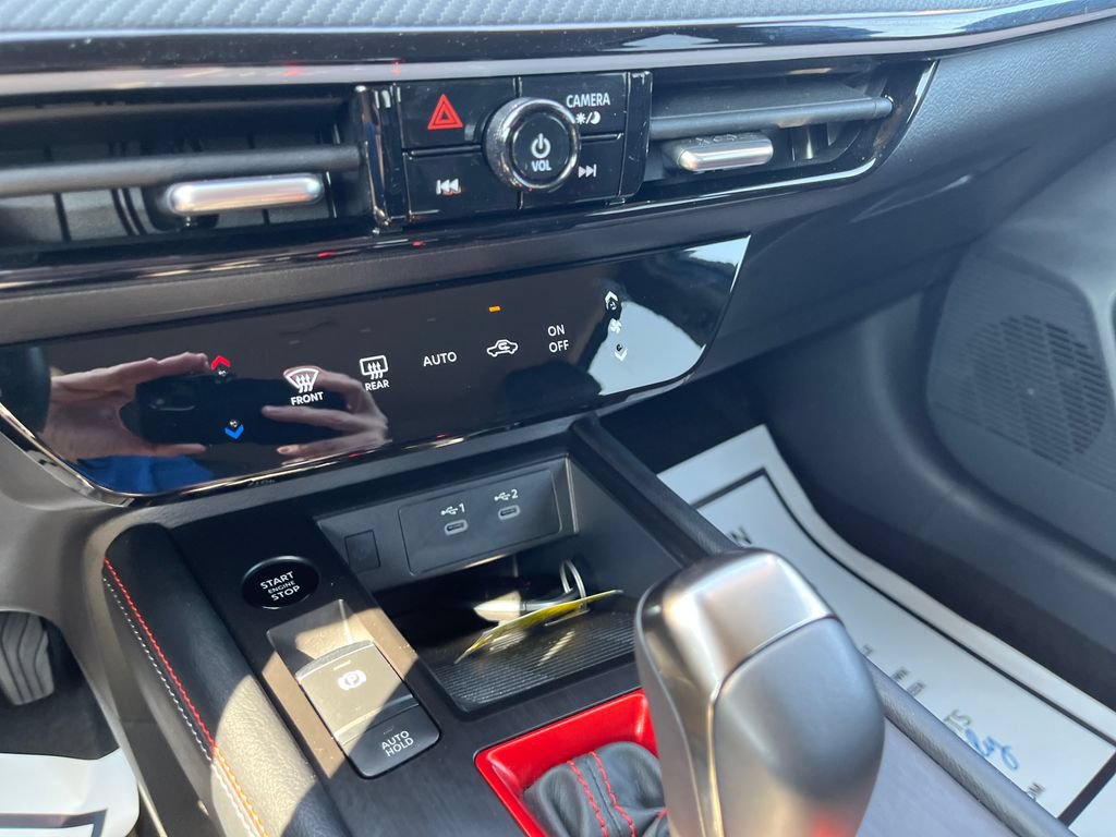 Used 2025 Nissan Kicks SR AWD/4WD image 18
