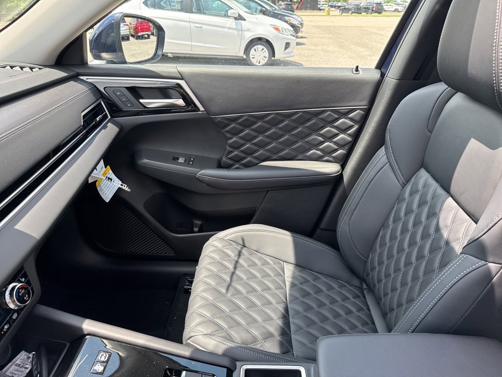New 2025 Mitsubishi Outlander SEL image 27