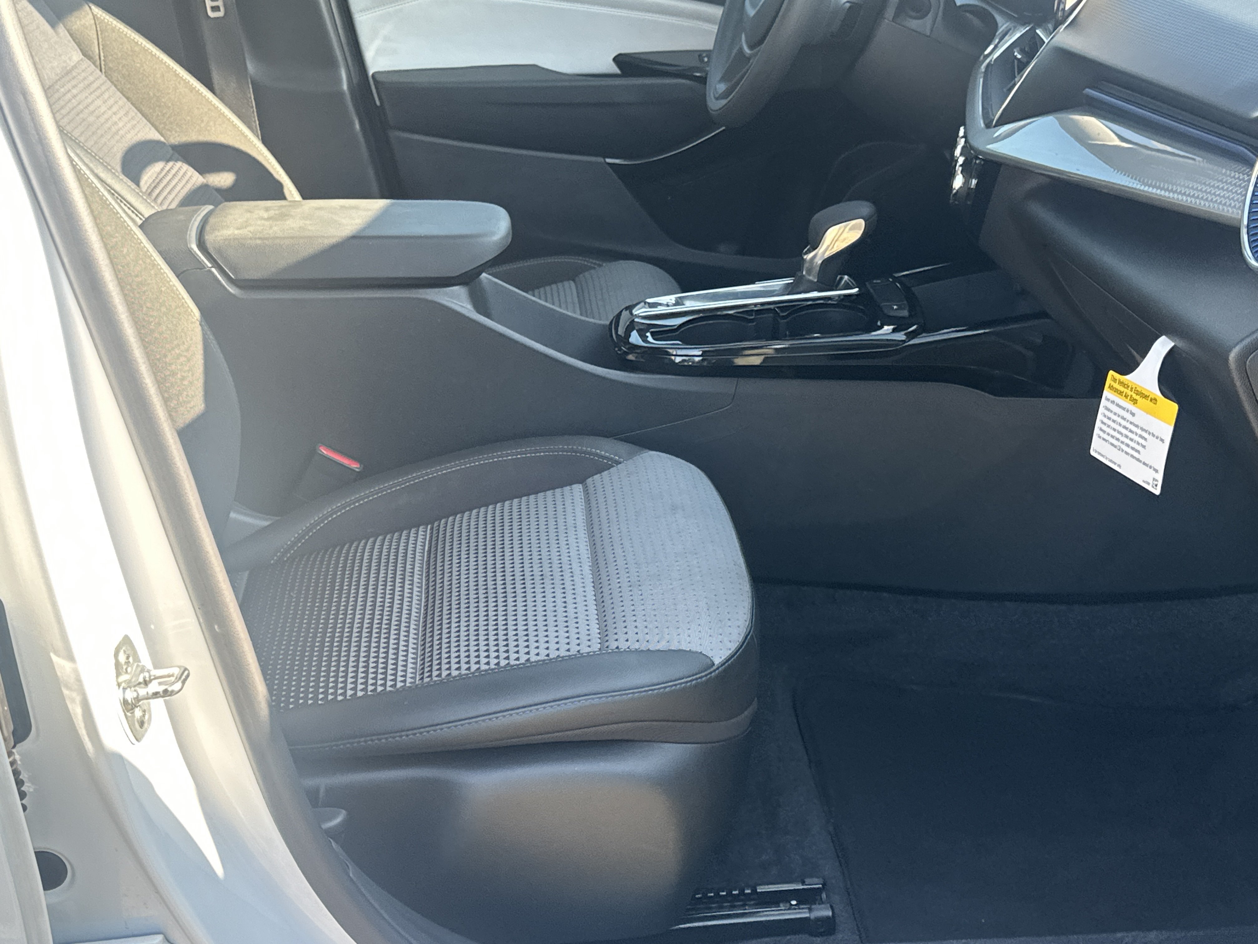 Used 2025 Chevrolet Trax LT FWD image 13