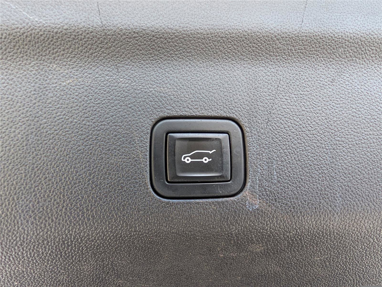 Used 2021 Chevrolet Tahoe RST w/ Luxury Package image 13