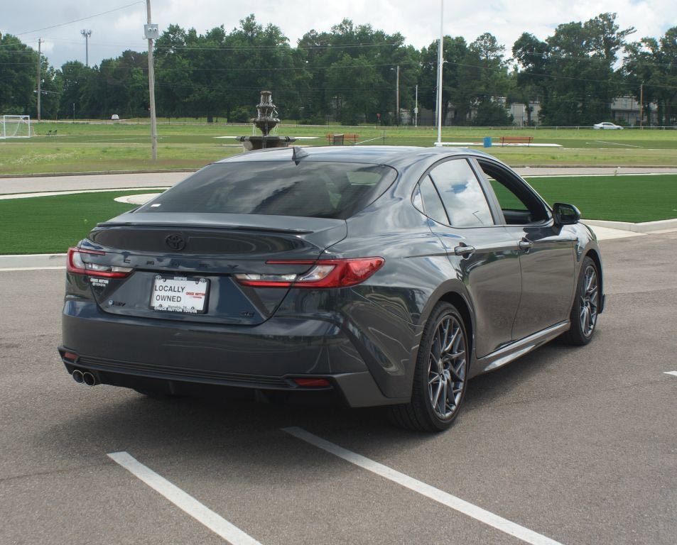Used 2025 Toyota Camry SE w/ Convenience Package FWD image 20