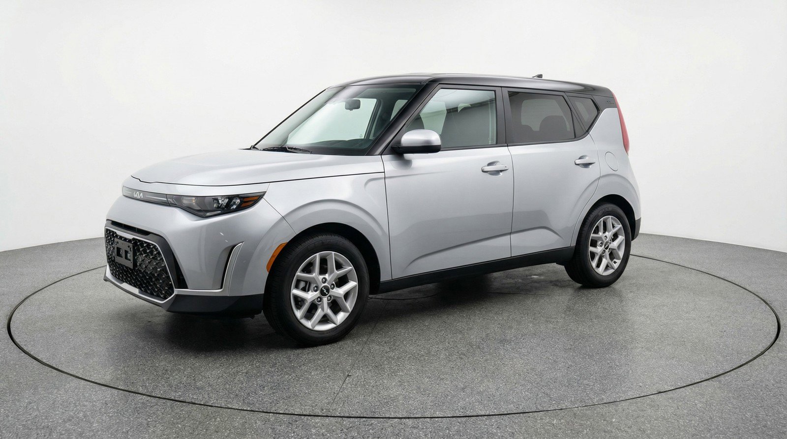 Used 2025 Kia Soul LX w/ LX Technology Package FWD image 3
