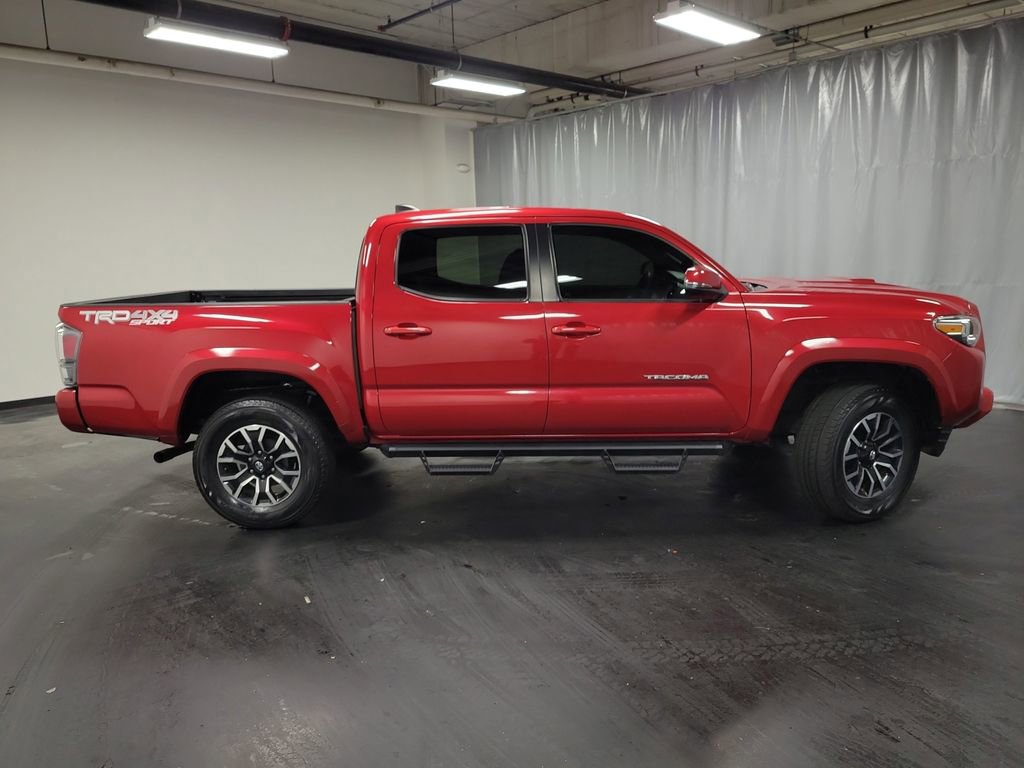 Used 2022 Toyota Tacoma TRD Sport image 9