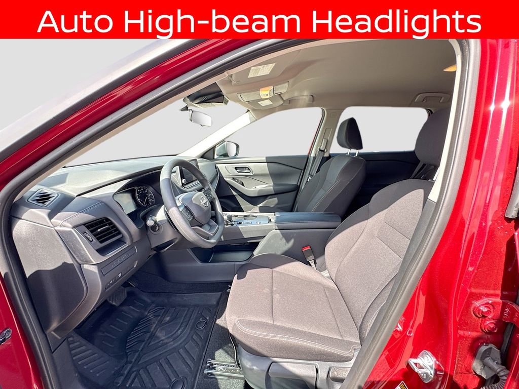 Used 2025 Nissan Rogue S image 9