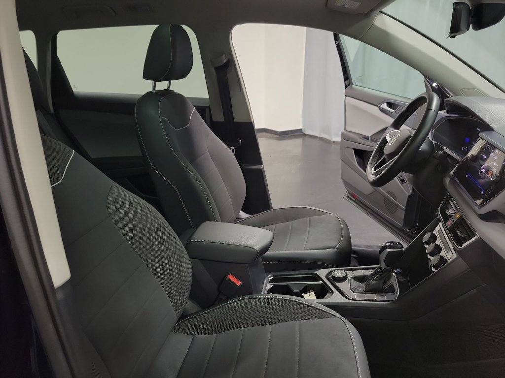 Used 2023 Volkswagen Taos SE w/ Panoramic Sunroof Package AWD/4WD image 36