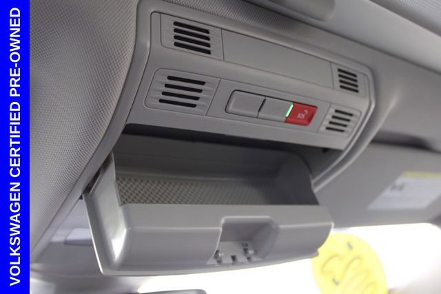 Used 2025 Volkswagen Jetta SE w/ Sunroof Package image 42