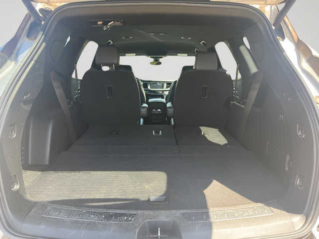 Used 2022 Buick Enclave Premium FWD image 8