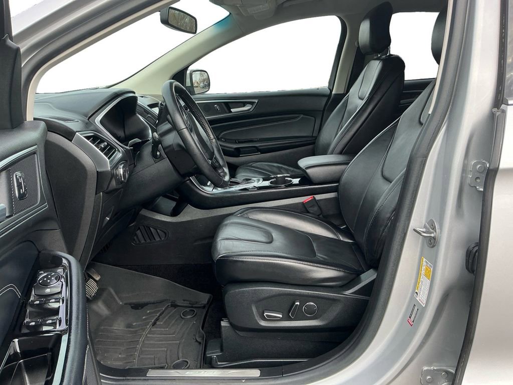 Used 2016 Ford Edge Titanium w/ Technology Package image 14