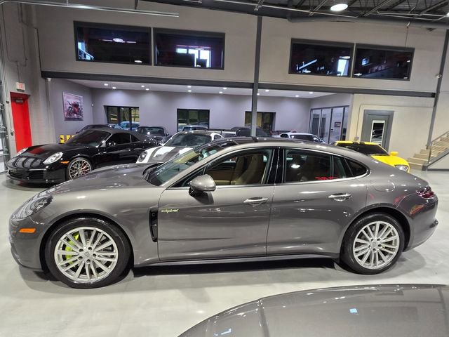 Used 2018 Porsche Panamera 4 image 5