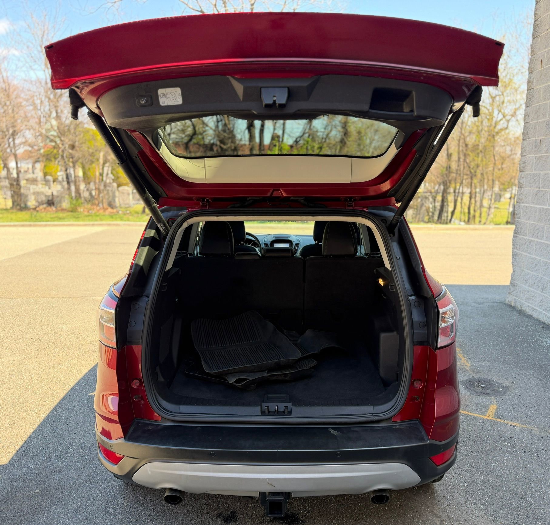 Used 2018 Ford Escape Titanium w/ Ford Safe & Smart Package image 12