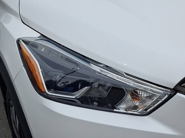 Used 2019 Nissan Kicks SR w/ SR Premium Package FWD image 9