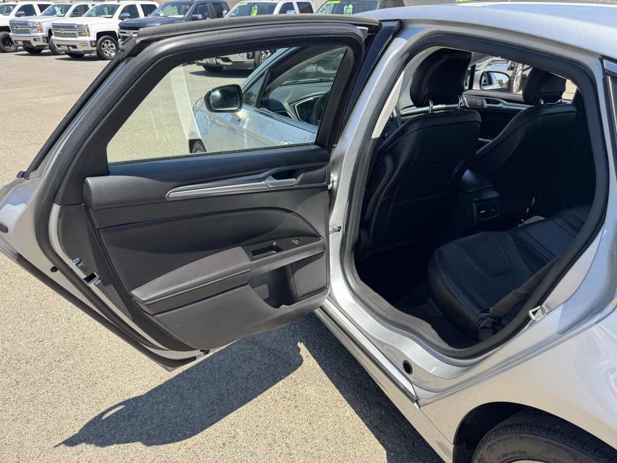 Used 2014 Ford Fusion Titanium FWD image 20