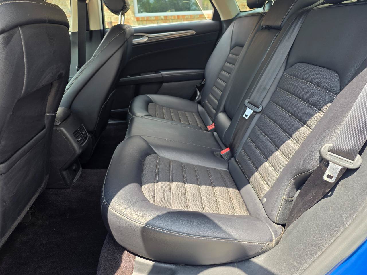 Used 2017 Ford Fusion SE w/ Equipment Group 201A FWD image 18