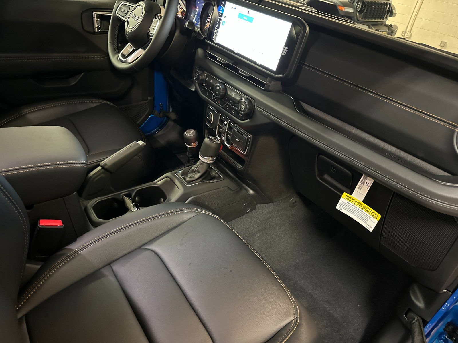 New 2026 Jeep Wrangler Unlimited Sahara w/ Whitecap Package AWD/4WD image 15