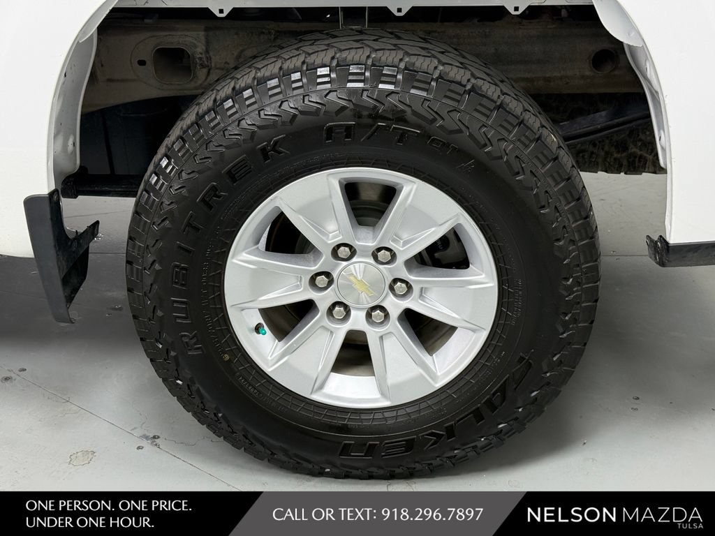 Used 2020 Chevrolet Silverado 1500 LT w/ Convenience Package AWD/4WD image 12