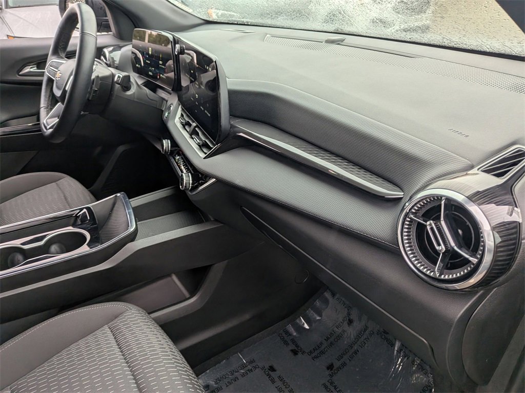 Used 2025 Chevrolet Equinox LT image 34