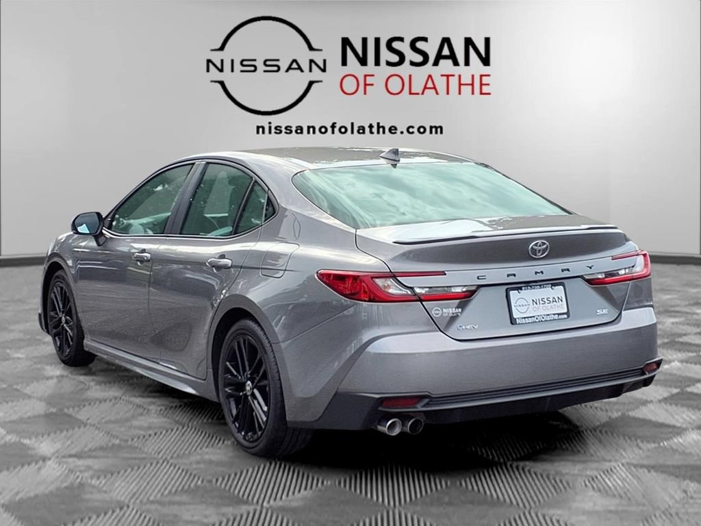 Used 2025 Toyota Camry SE FWD image 3