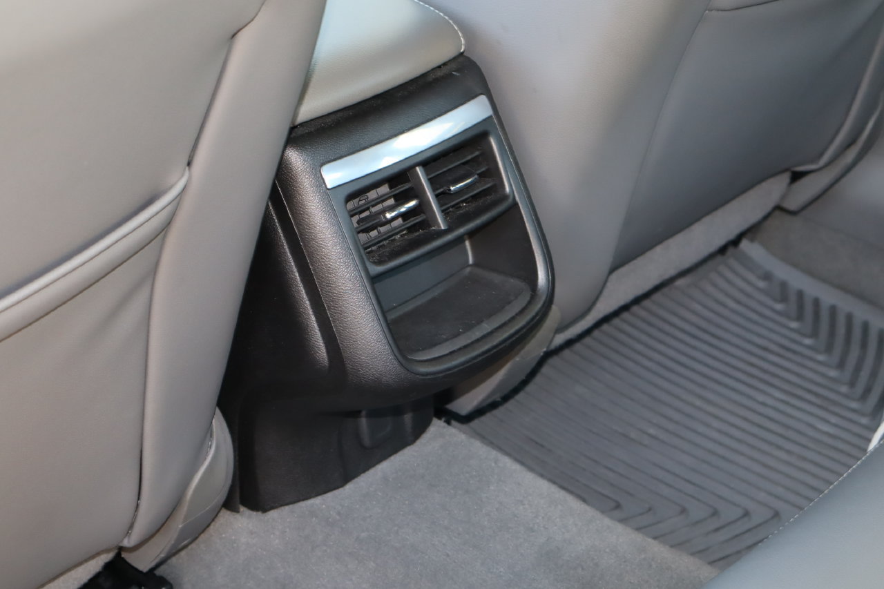Used 2017 Chevrolet Impala Premier FWD image 18