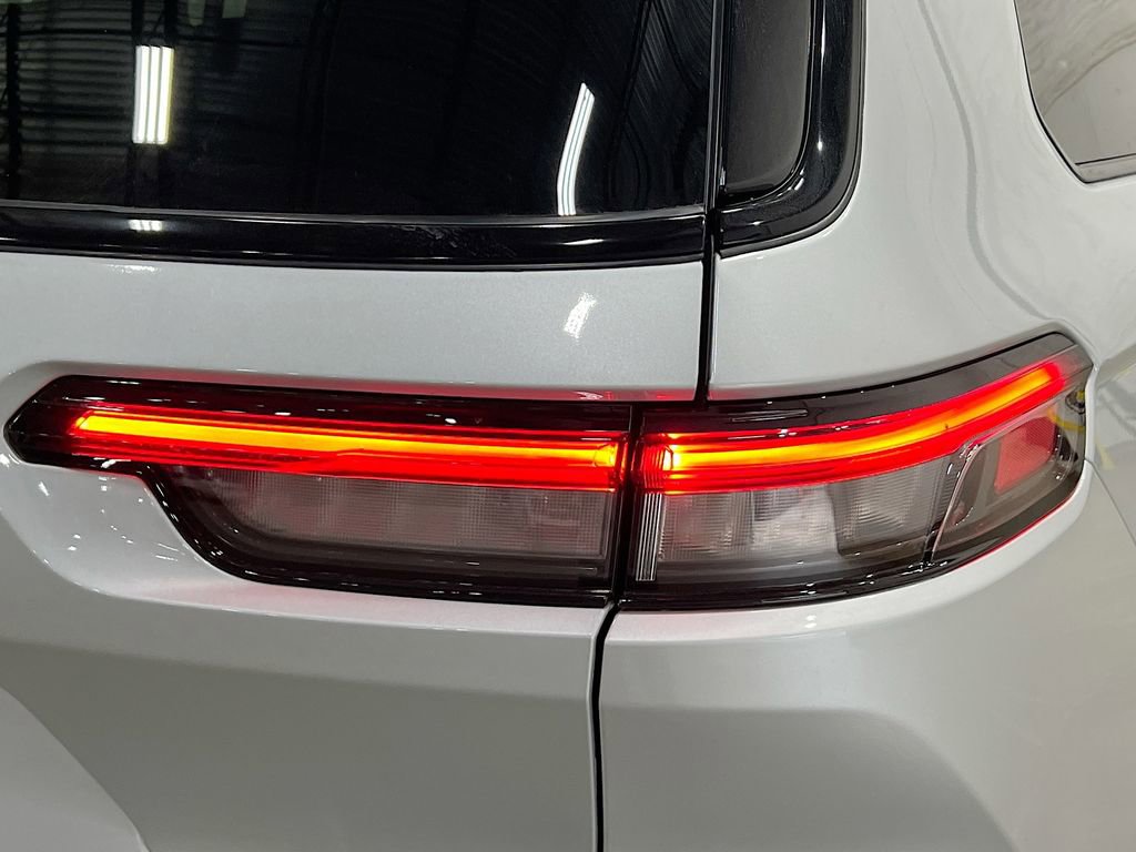 New 2025 Jeep Grand Cherokee L Limited w/ Black Appearance Package image 45