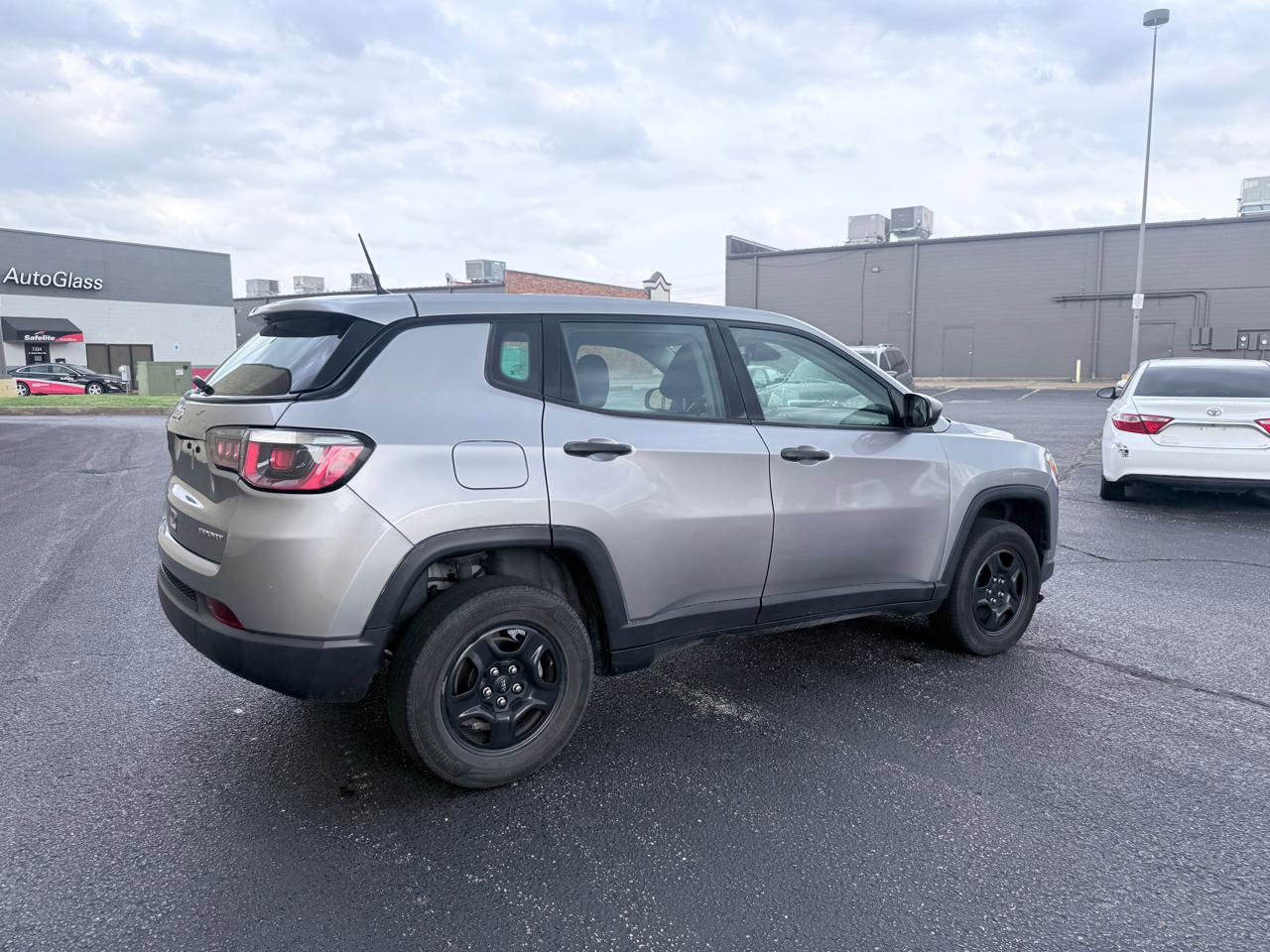 Used 2018 Jeep Compass Sport w/ Cold Weather Group AWD/4WD image 5