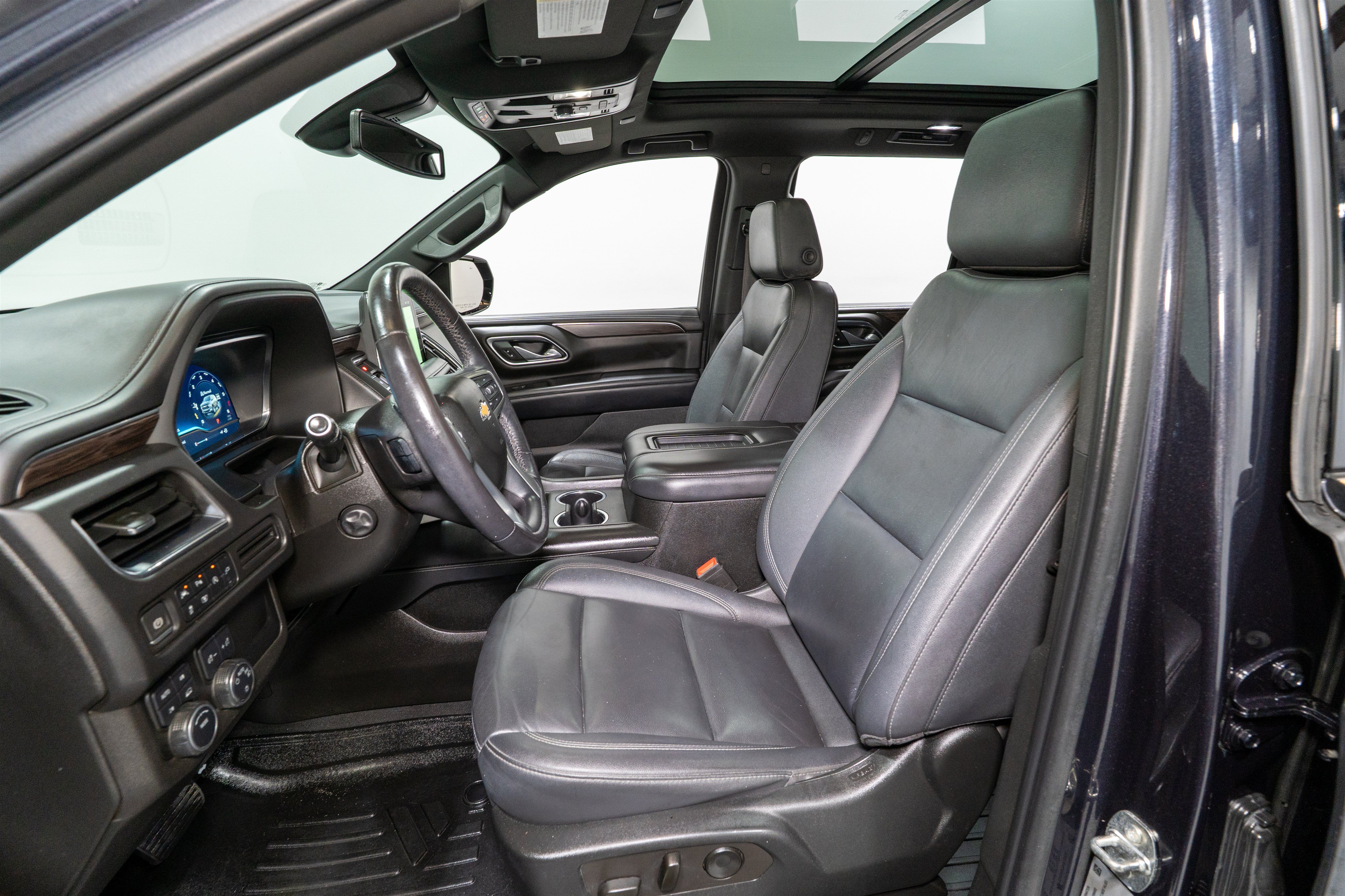 Used 2022 Chevrolet Tahoe LT w/ Luxury Package AWD/4WD image 14