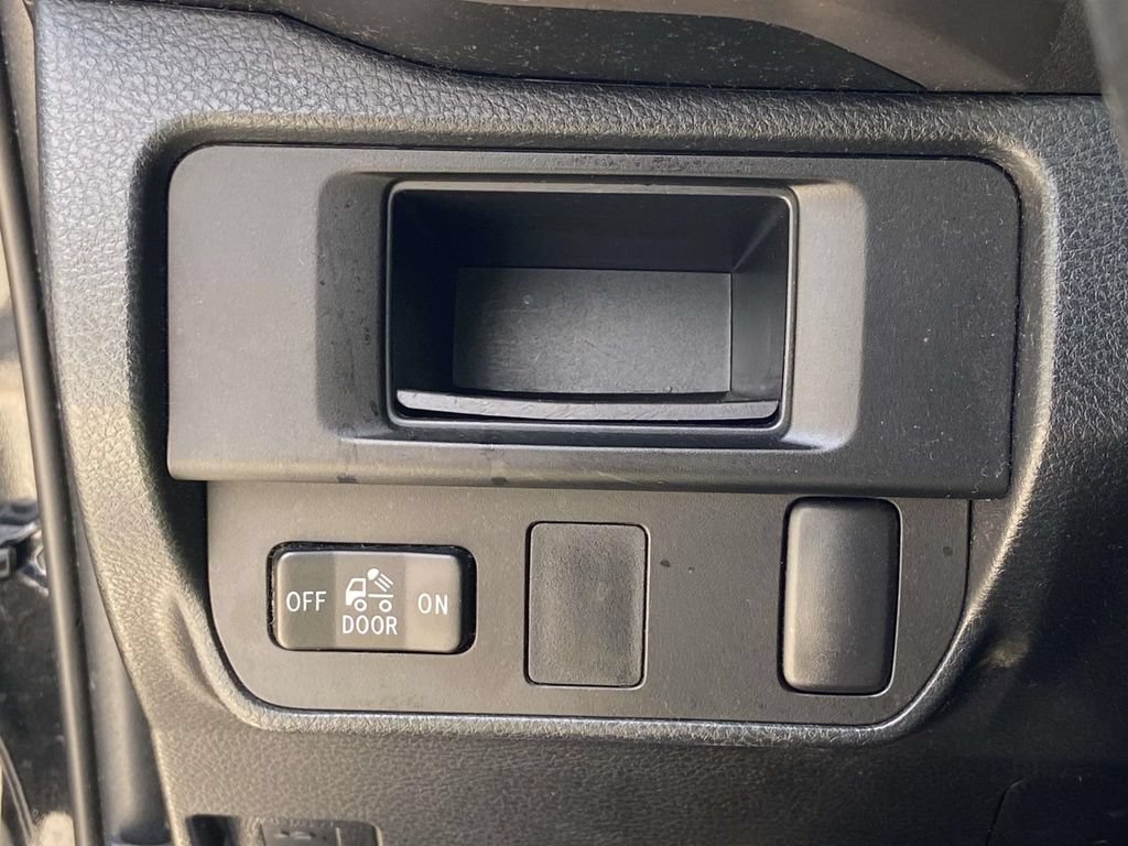 Used 2016 Toyota Tacoma SR5 w/ Towing Package RWD image 23