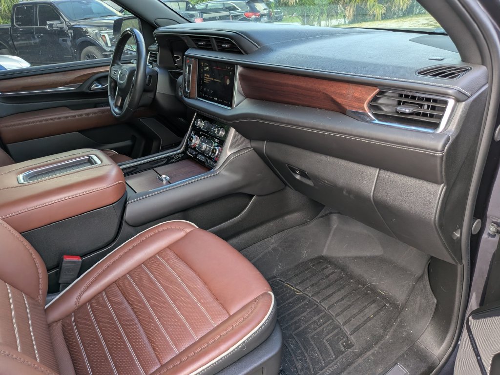 Used 2024 GMC Yukon Denali Ultimate AWD/4WD image 14