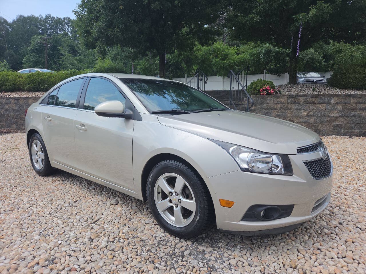 Used 2014 Chevrolet Cruze LT FWD image 1
