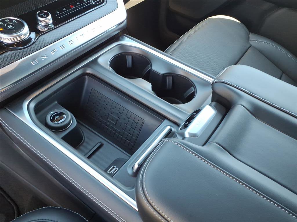 New 2025 Ford Expedition Platinum w/ Stealth Performance Package image 18