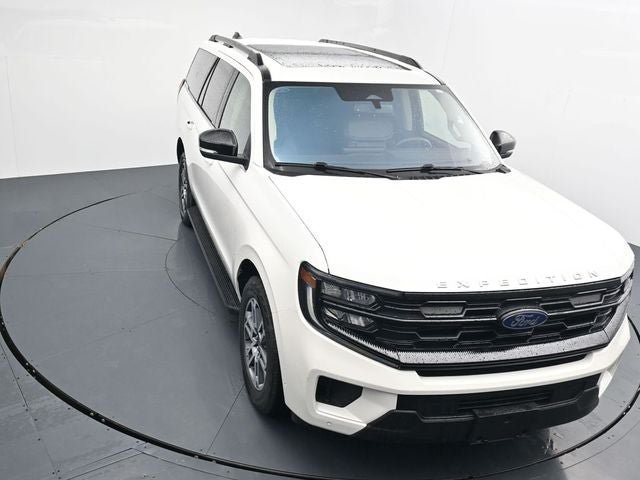 Certified 2025 Ford Expedition Active AWD/4WD image 26