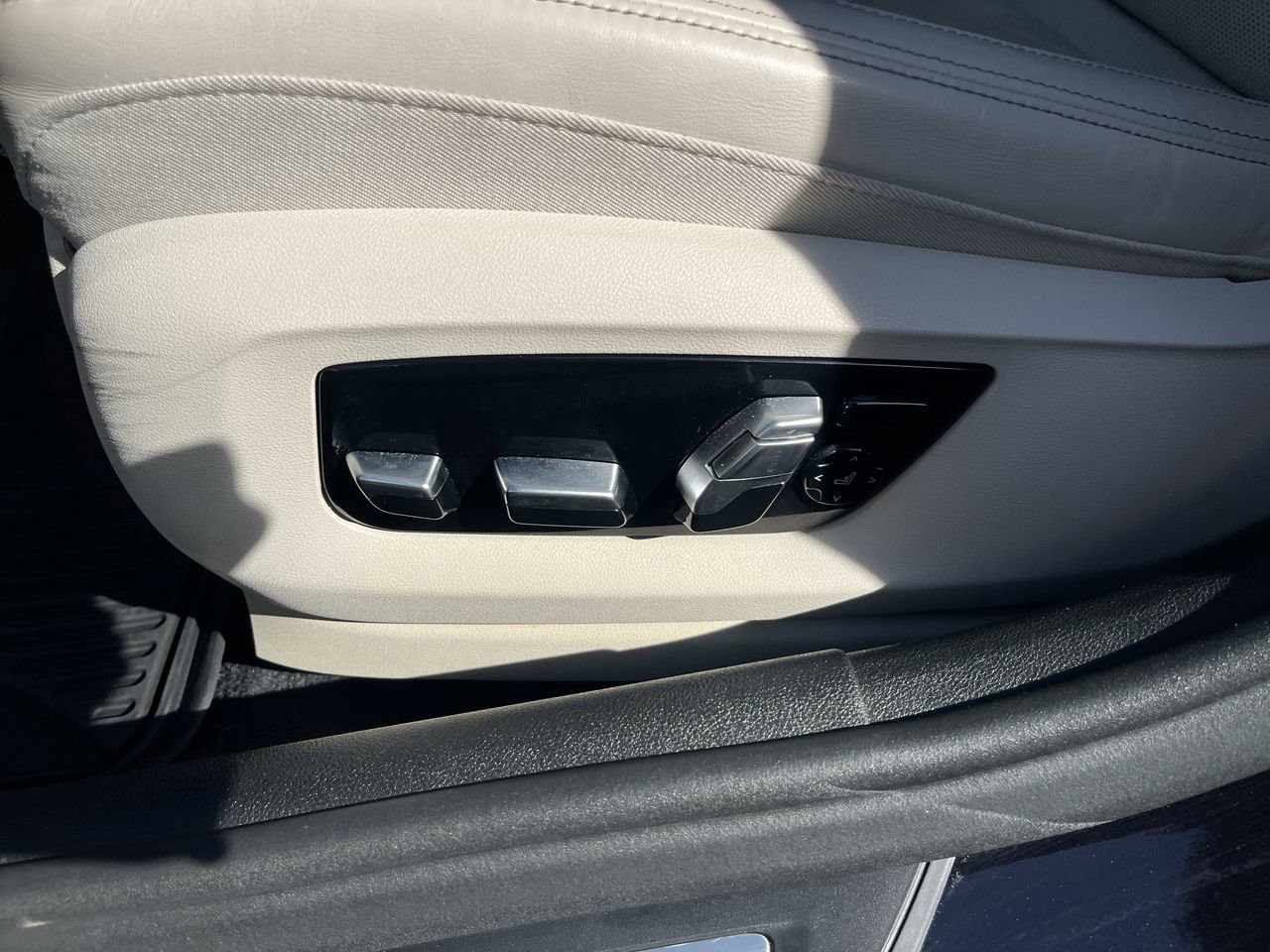 Used 2019 BMW M550i xDrive w/ Premium Package image 15