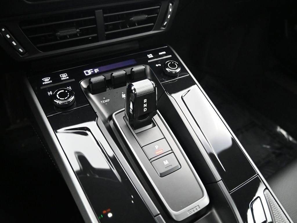 Certified 2025 Porsche 911 Carrera RWD image 22