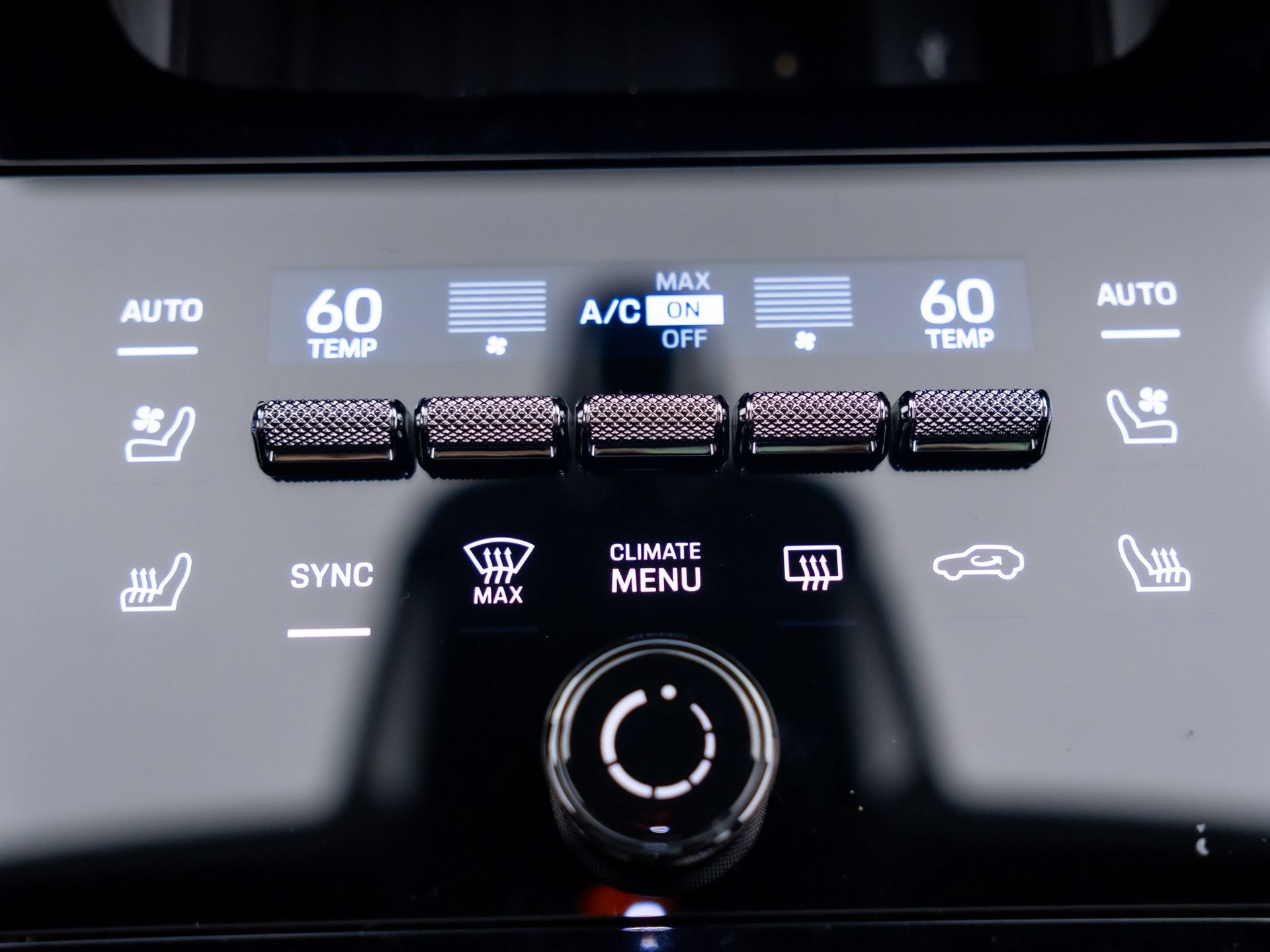 Certified 2025 Porsche Cayenne E-Hybrid Coupe AWD/4WD image 26