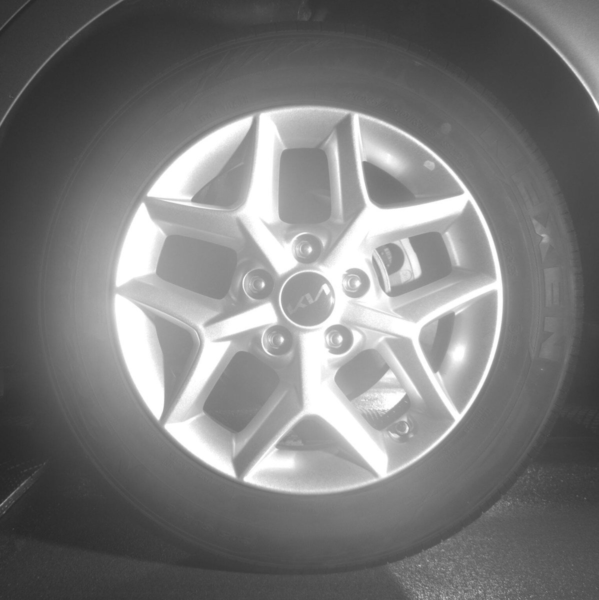 Used 2025 Kia Soul LX w/ LX Technology Package FWD image 16