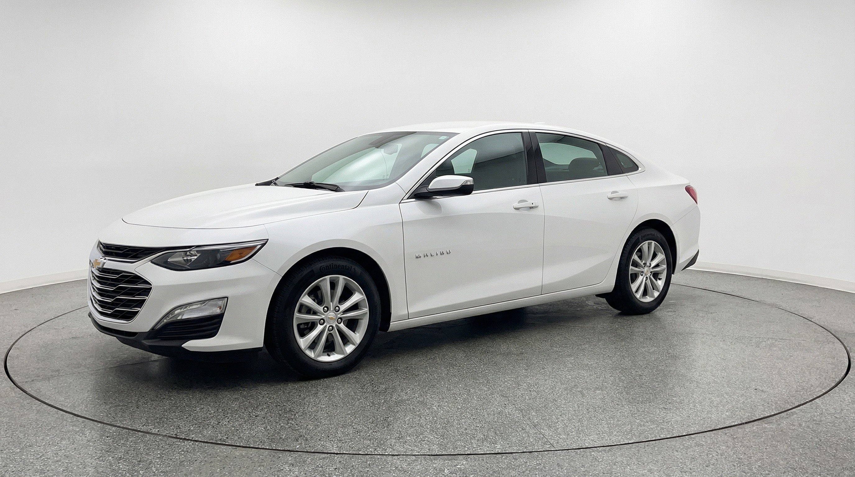 Used 2024 Chevrolet Malibu LT FWD image 3