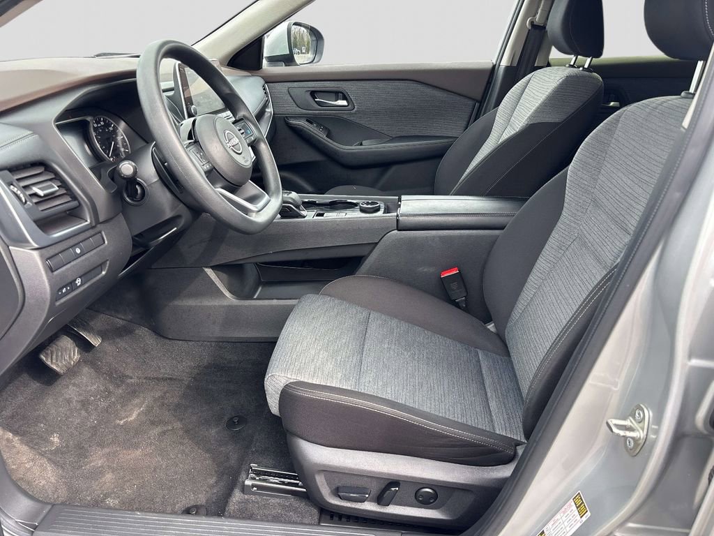 Used 2023 Nissan Rogue SV image 8