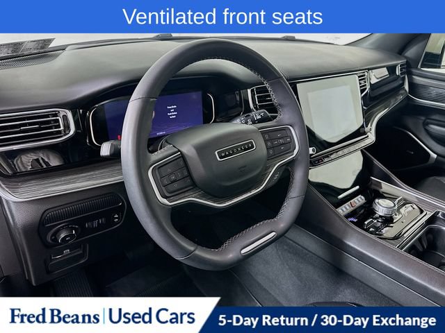 Used 2022 Jeep Wagoneer Series III w/ Premium Group I AWD/4WD image 13