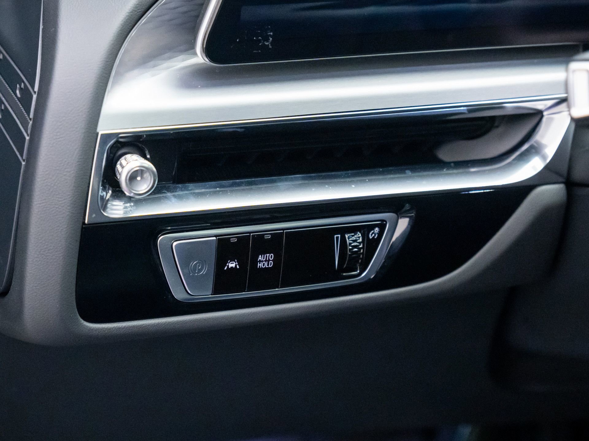 Certified 2025 Cadillac Lyriq Luxury w/ LPO, Floor Liner Package image 24